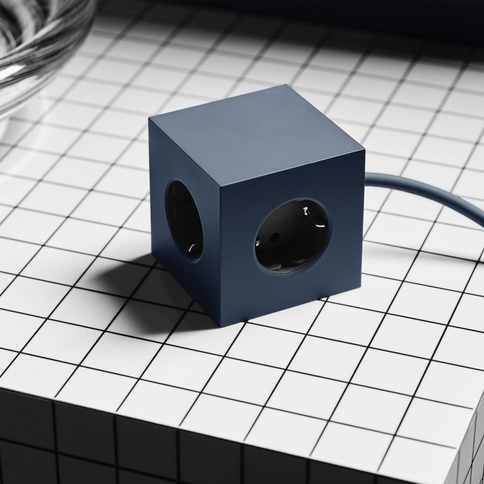 Mehrfachsteckdose in shark blue / Avolt Square 1 – Bild 4