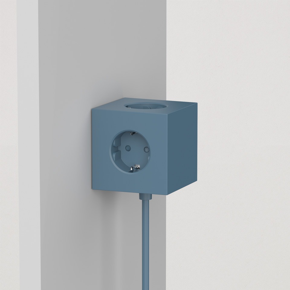 Mehrfachsteckdose in shark blue / Avolt Square 1 – Bild 2