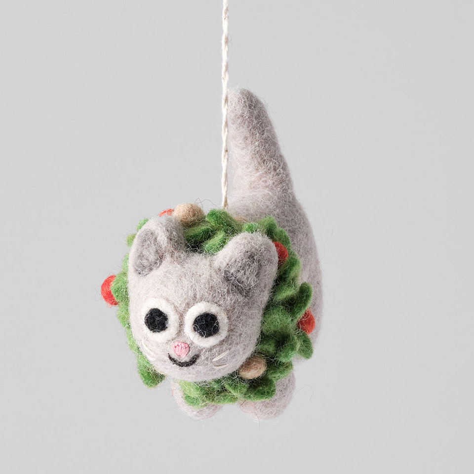 Filzanhänger – Katze im Adventskranz – Bild 2