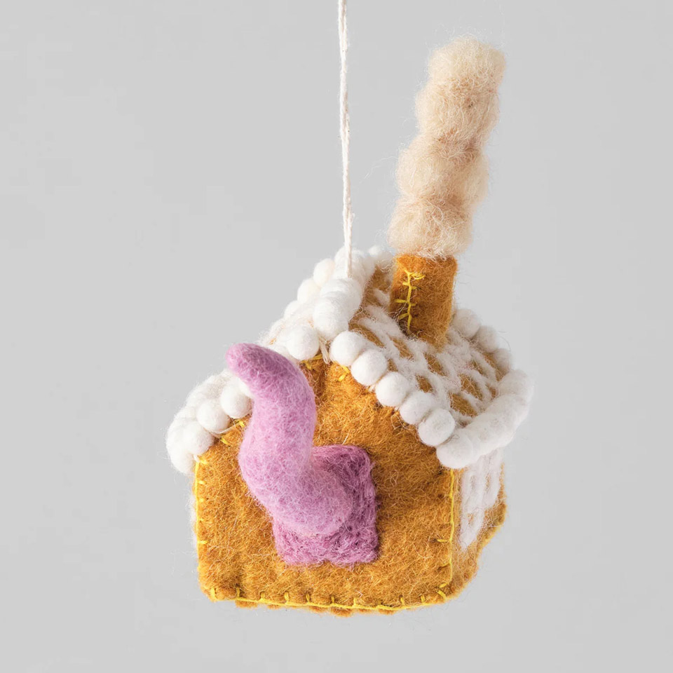 Filzanhänger – Katze im Lebkuchenhaus – Bild 2